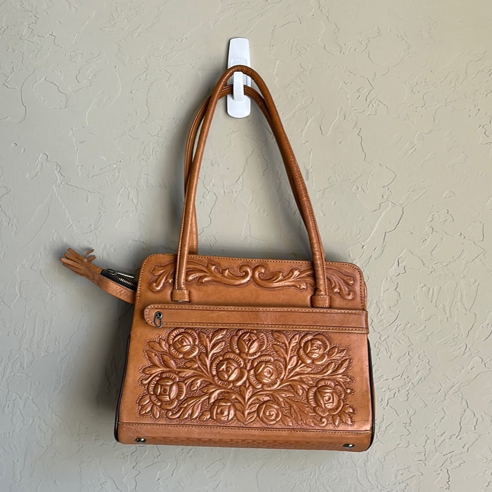 Hand‎ tooled embossed vintage Tan Leather shoulder Handbag with zipper closure